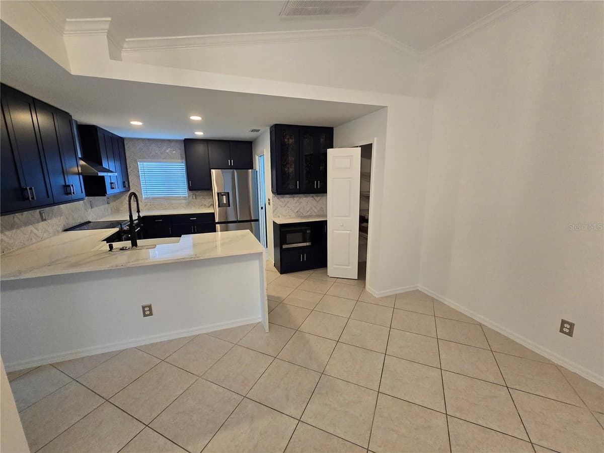 219 25TH PLACE — photo 6 of 28