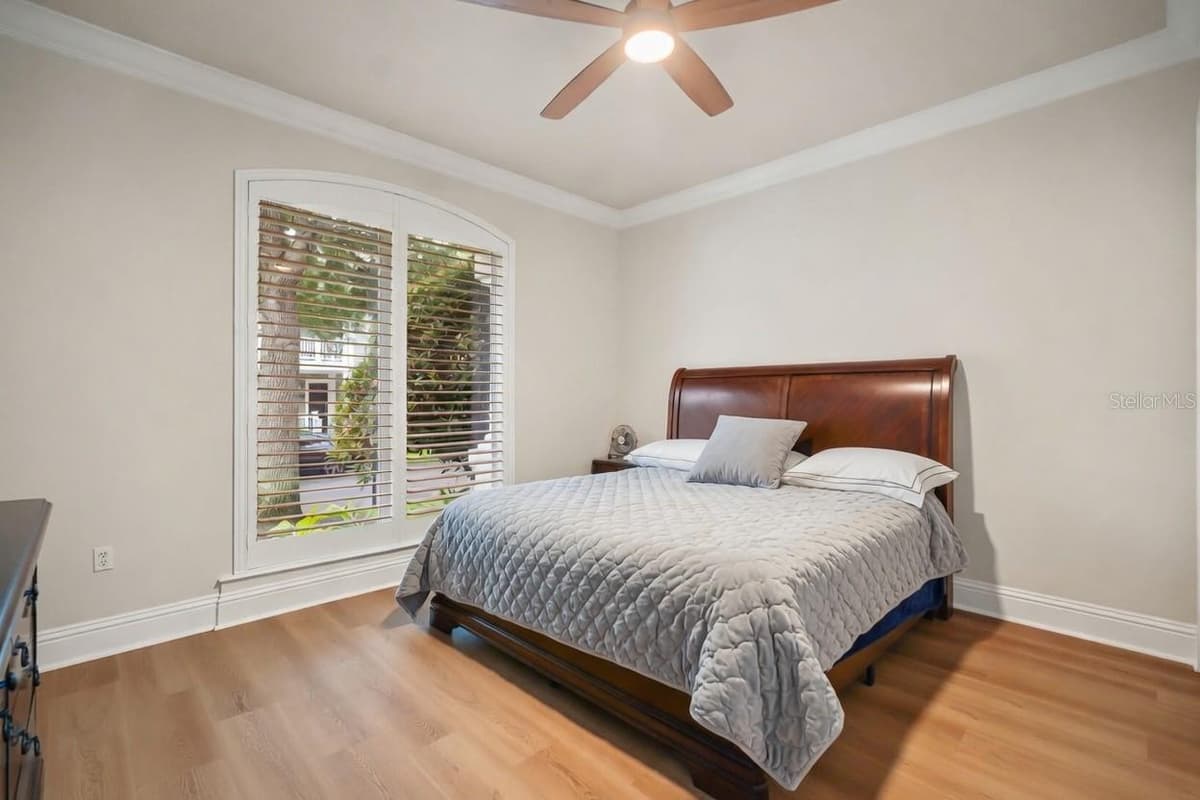 7491 GATHERING DRIVE — photo 33 of 60