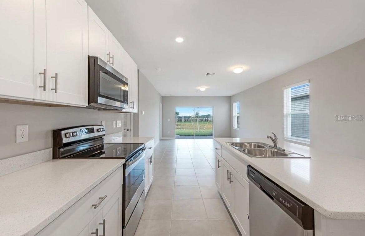 18505 CRONIN SAND LANE — photo 4 of 34