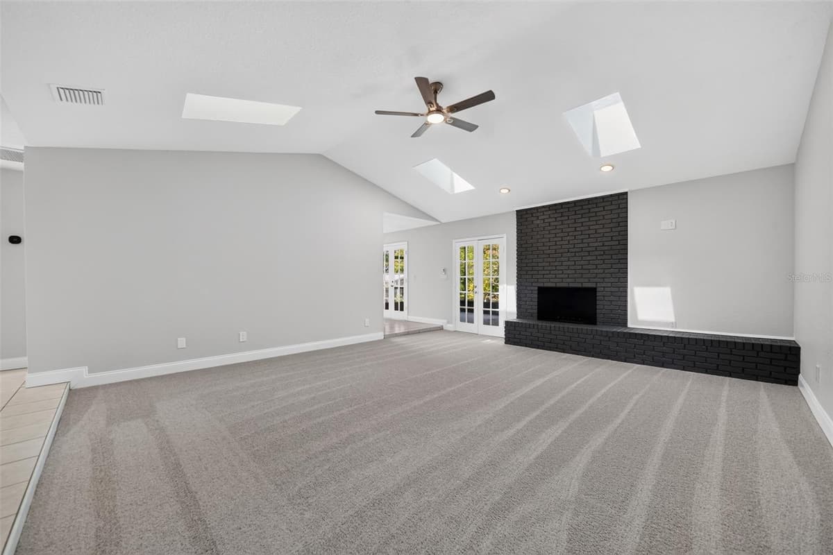 1390 COR JESU COURT — photo 4 of 14