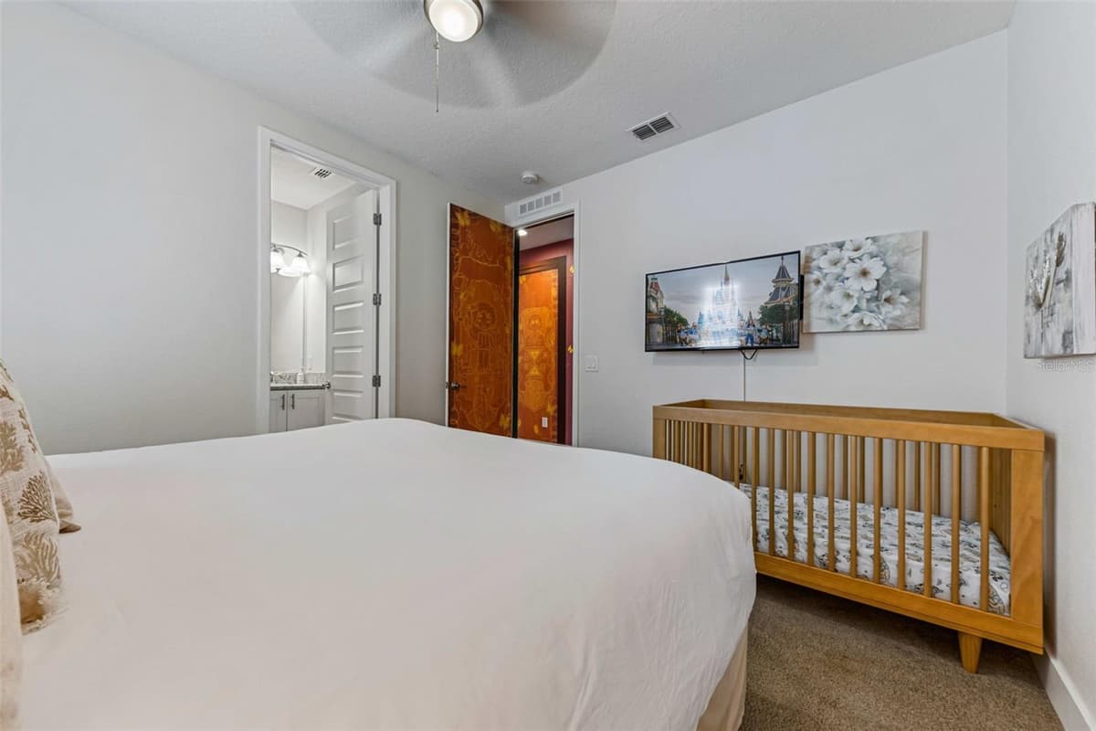 451 LASSO DRIVE — photo 40 of 48