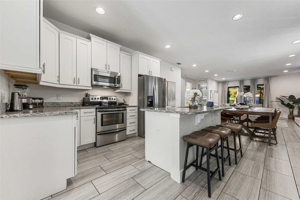 451 LASSO DRIVE — photo 21 of 48