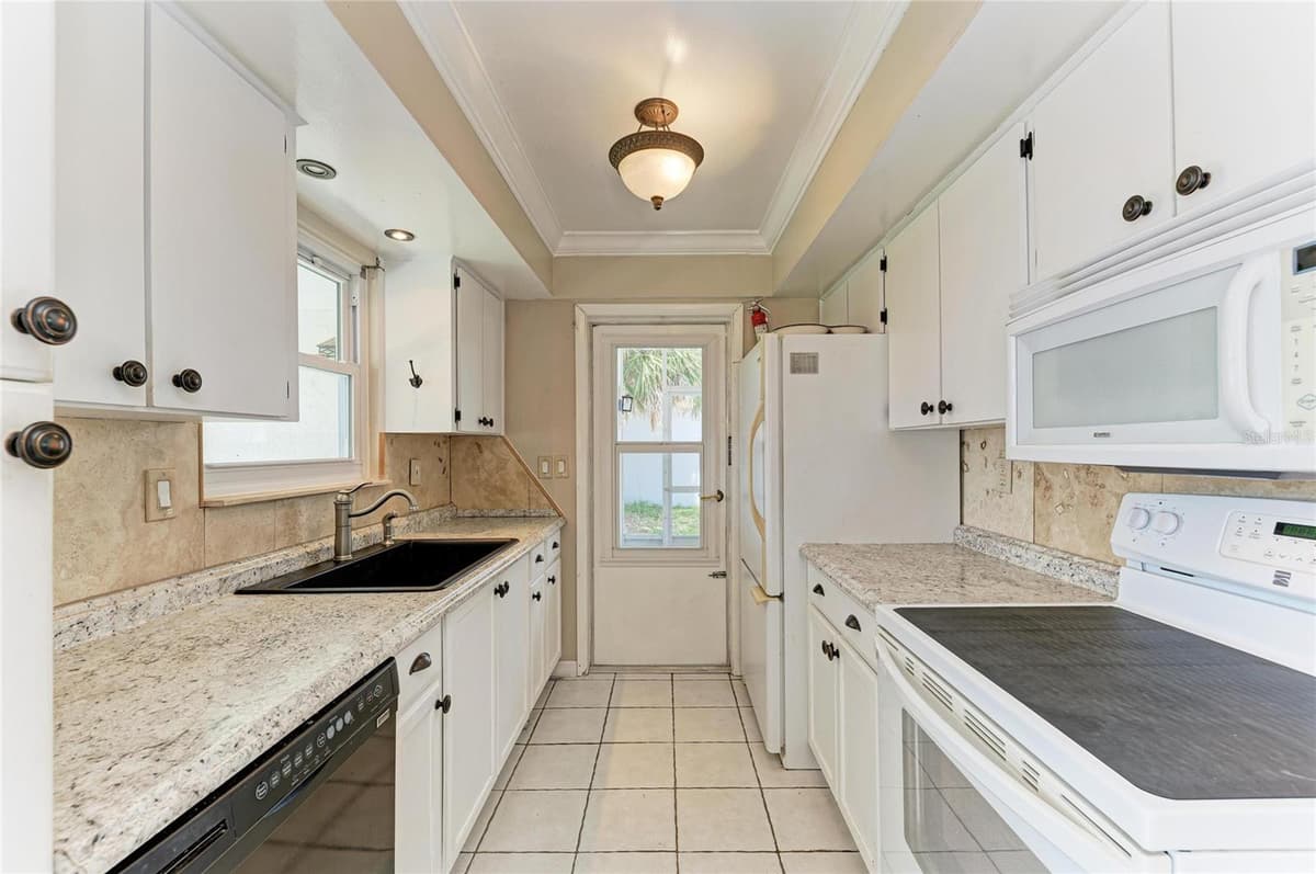 6195 LA PORTE TERRACE — photo 11 of 30