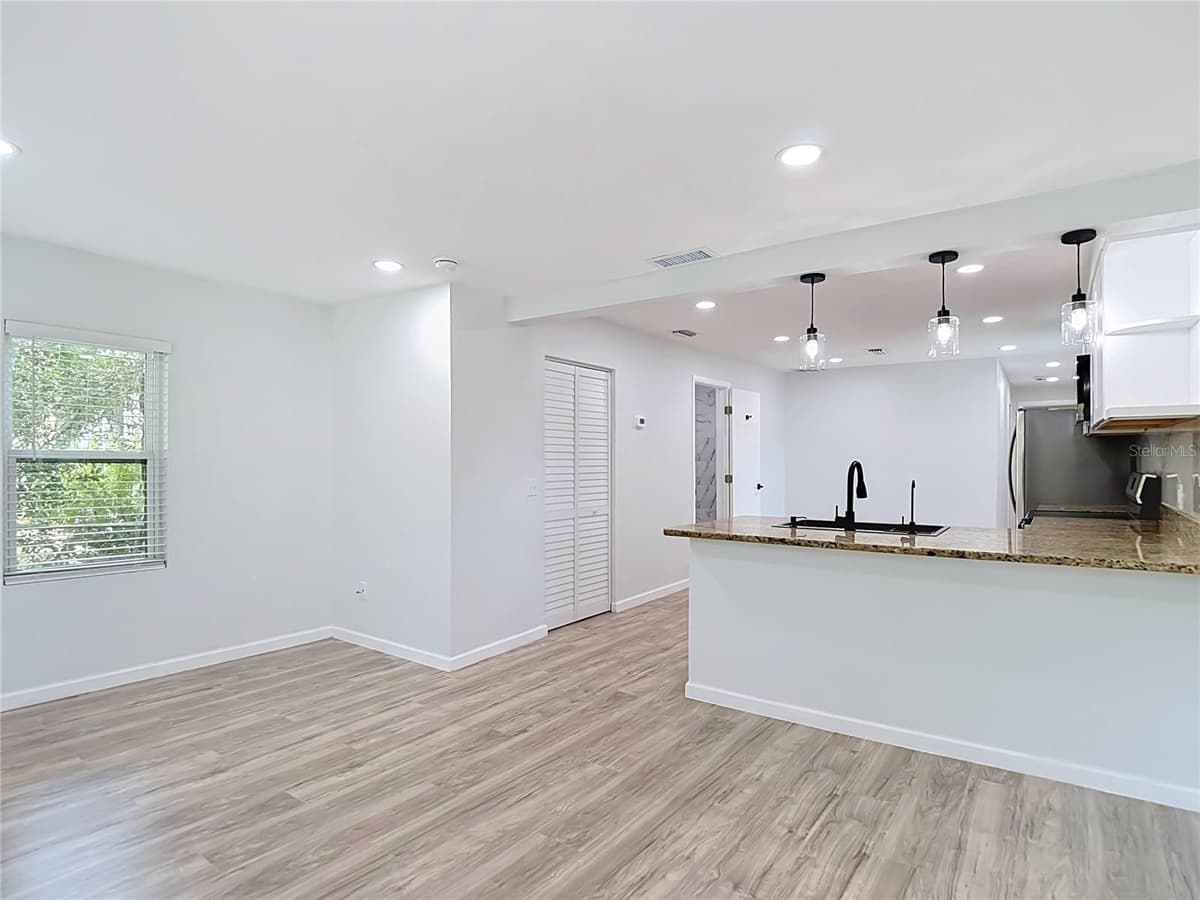 10009 FLORENCE AVENUE — photo 9 of 46