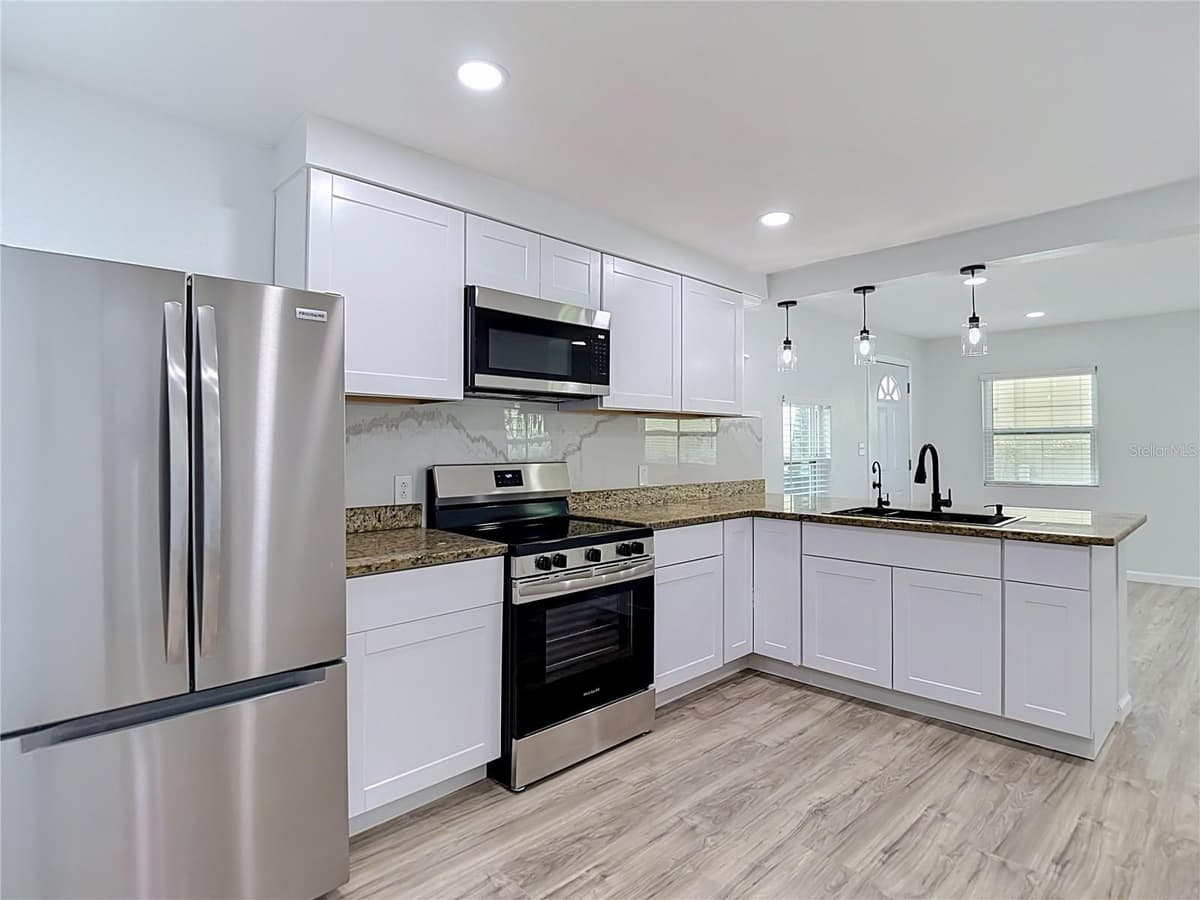 10009 FLORENCE AVENUE — photo 17 of 46
