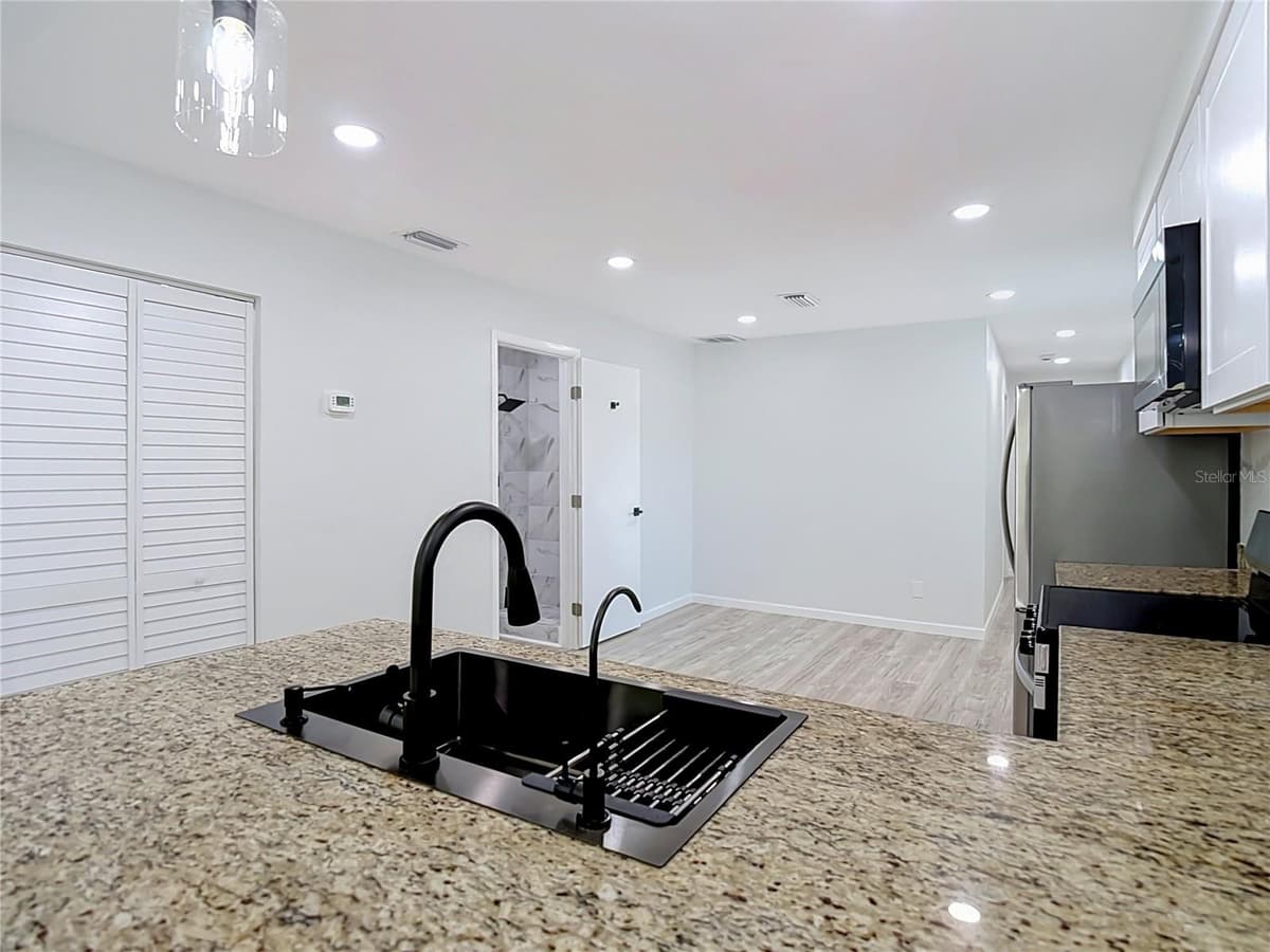 10009 FLORENCE AVENUE — photo 12 of 46