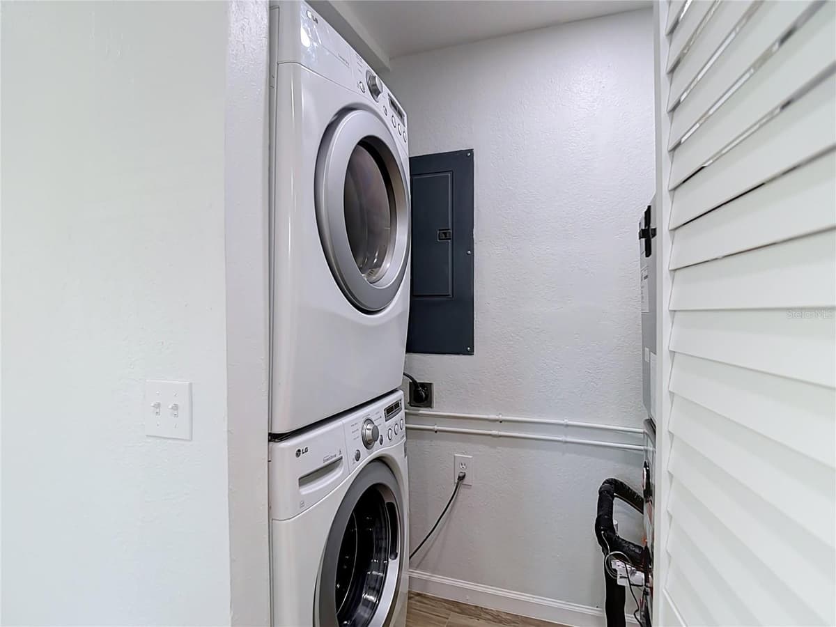 10009 FLORENCE AVENUE — photo 37 of 46