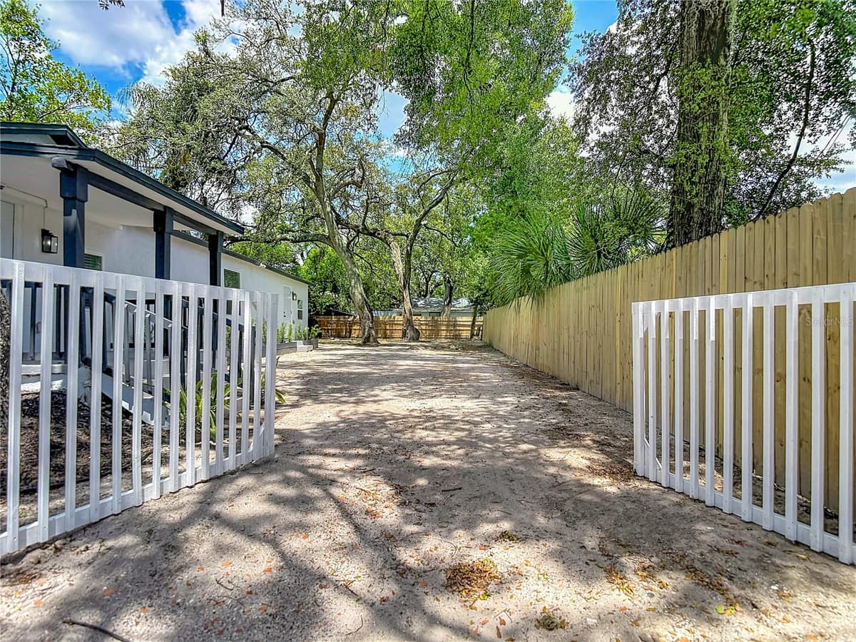10009 FLORENCE AVENUE — photo 4 of 46
