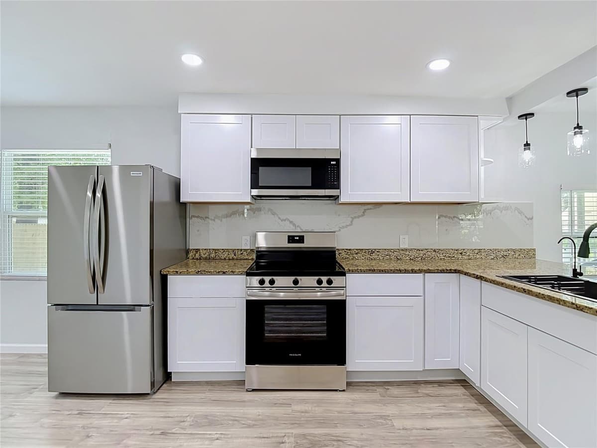 10009 FLORENCE AVENUE — photo 15 of 46