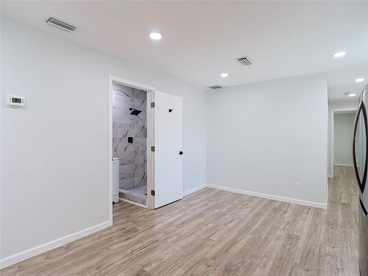 10009 FLORENCE AVENUE — photo 20 of 46