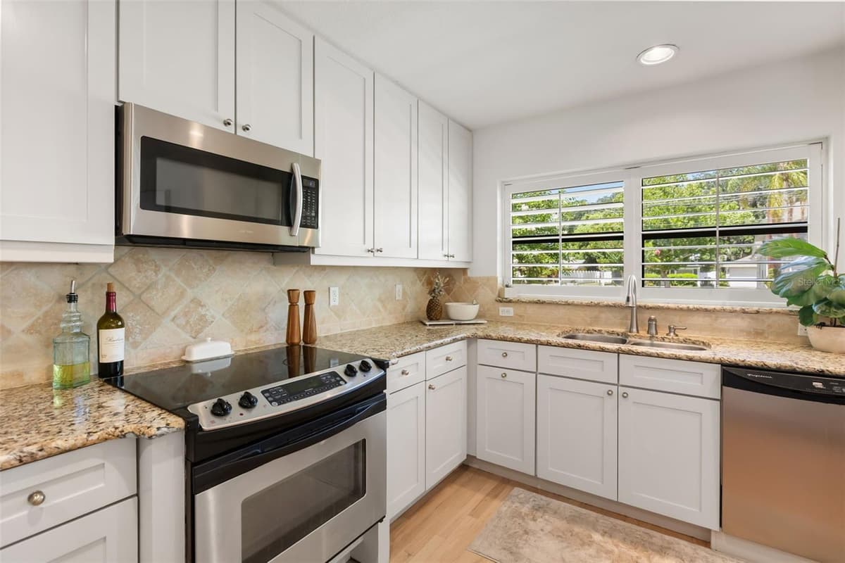 934 BOARDMAN STREET — photo 12 of 45