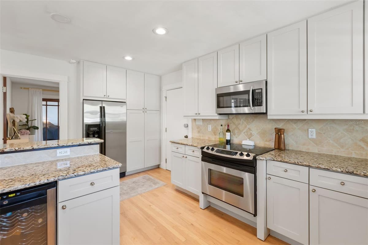 934 BOARDMAN STREET — photo 13 of 45