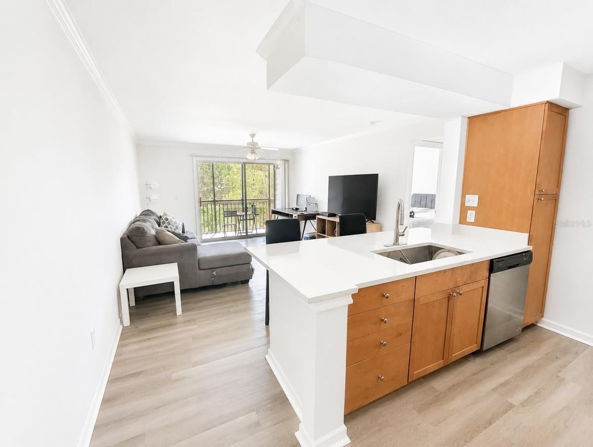 2500 WINDING CREEK BOULEVARD — photo 4 of 22
