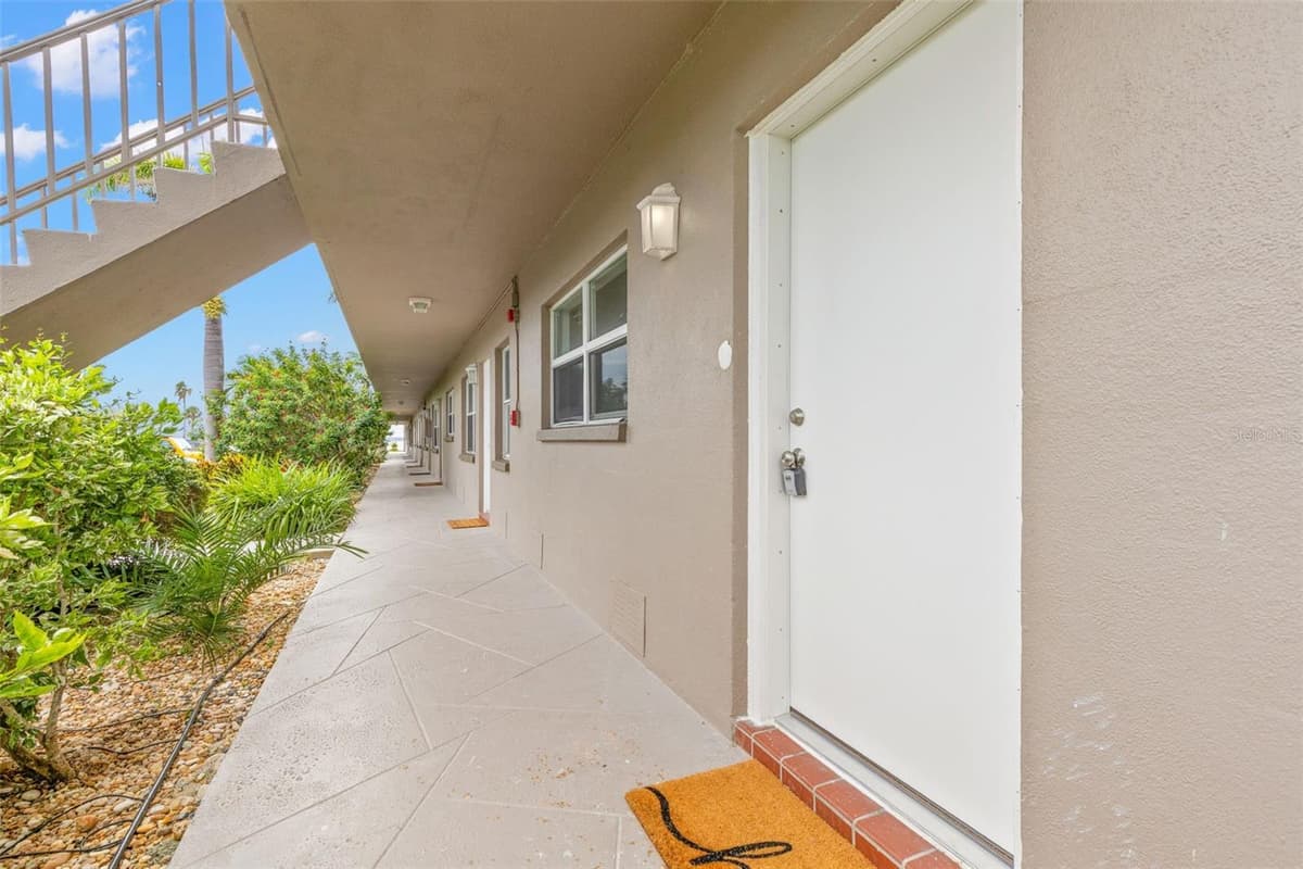 2 CAUSEWAY BOULEVARD — photo 26 of 27