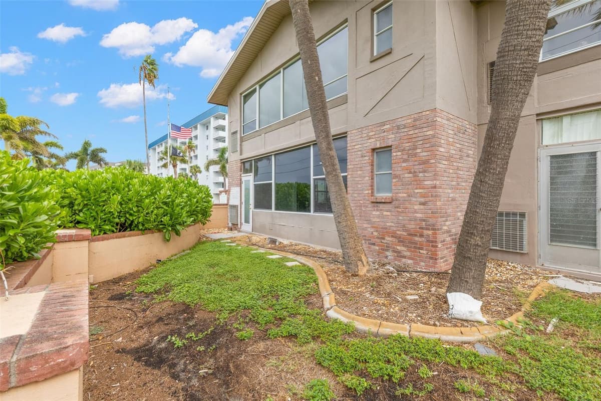 2 CAUSEWAY BOULEVARD — photo 2 of 27