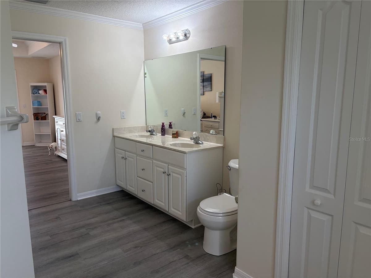 25 BISCAY LANE — photo 13 of 18