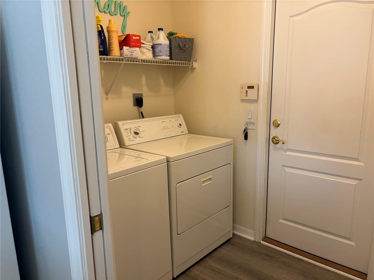 25 BISCAY LANE — photo 9 of 18