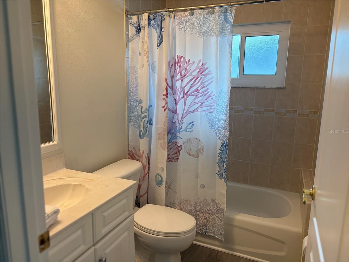 25 BISCAY LANE — photo 16 of 18