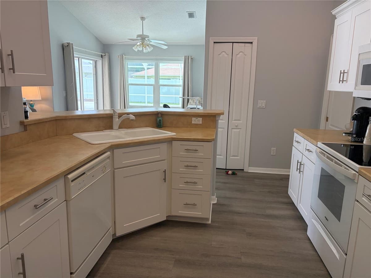 25 BISCAY LANE — photo 7 of 18