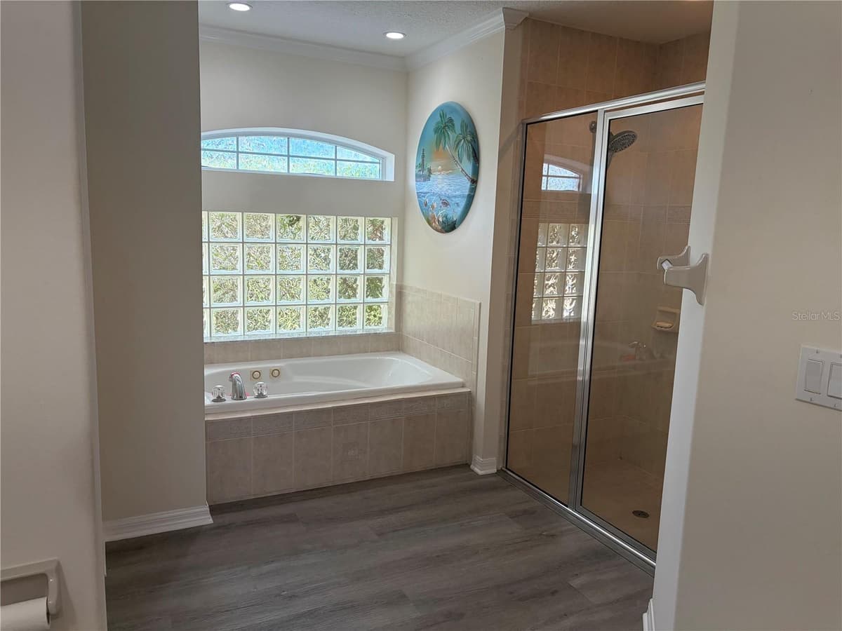 25 BISCAY LANE — photo 12 of 18