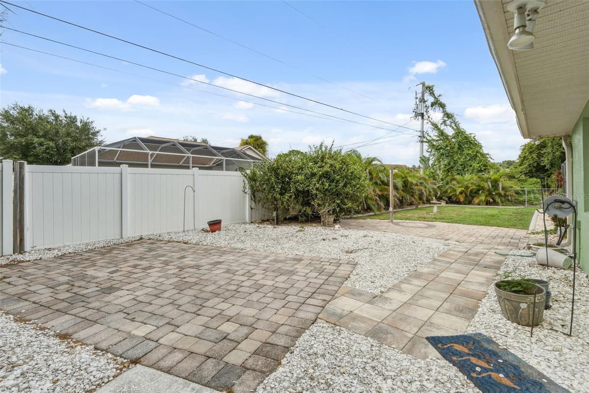 23172 CORVIN AVENUE — photo 42 of 54