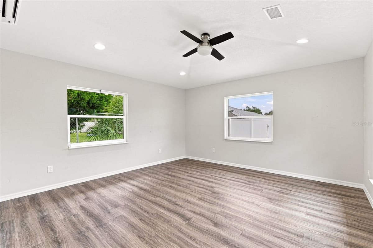 23172 CORVIN AVENUE — photo 25 of 54