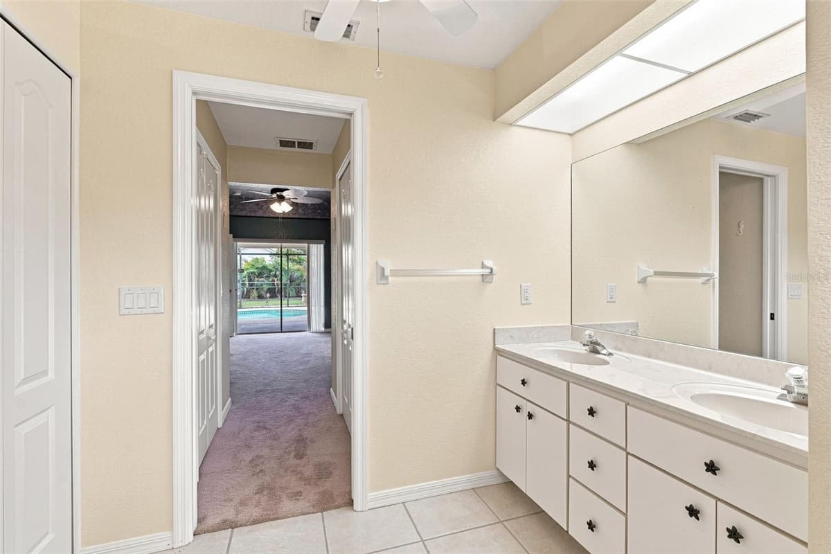 23172 CORVIN AVENUE — photo 23 of 54