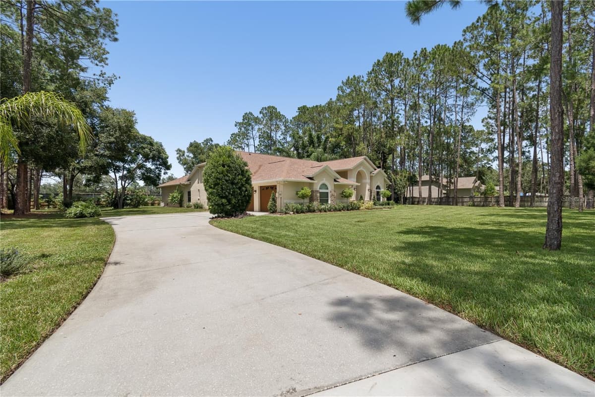 18811 VICTOR MANUEL DRIVE — photo 3 of 95