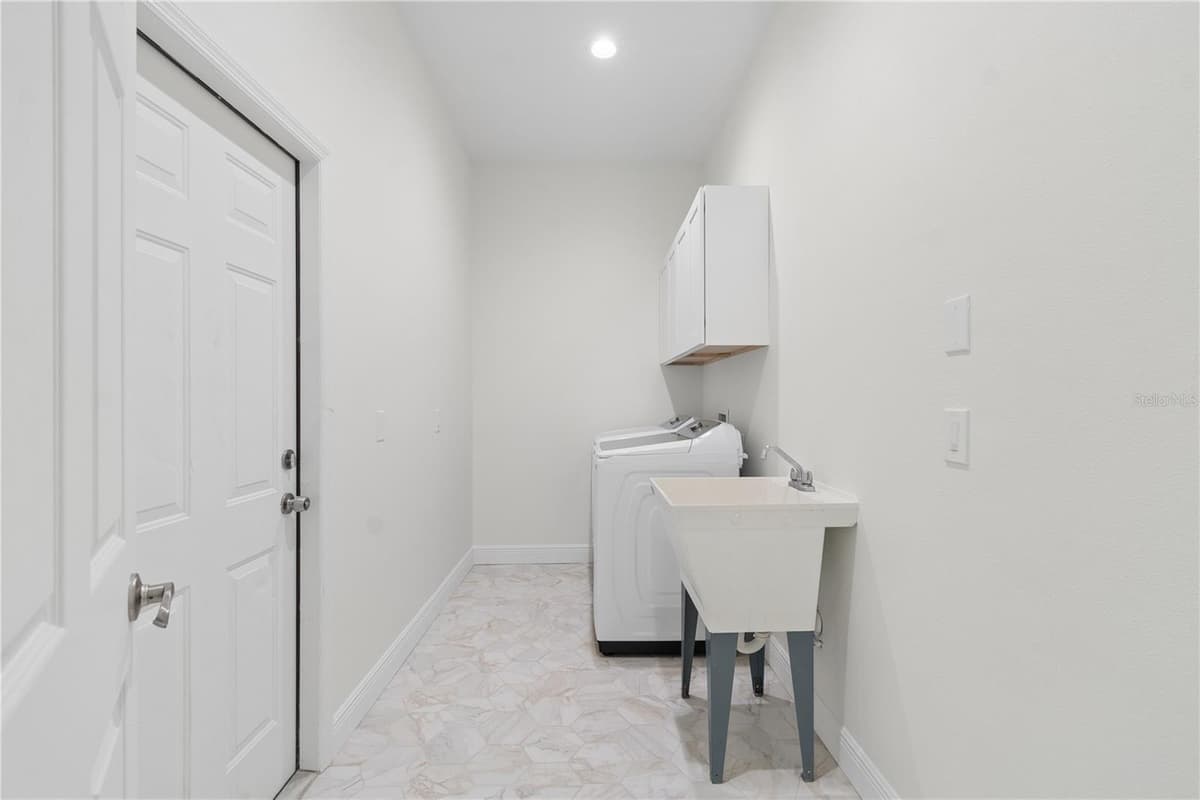 18811 VICTOR MANUEL DRIVE — photo 76 of 95