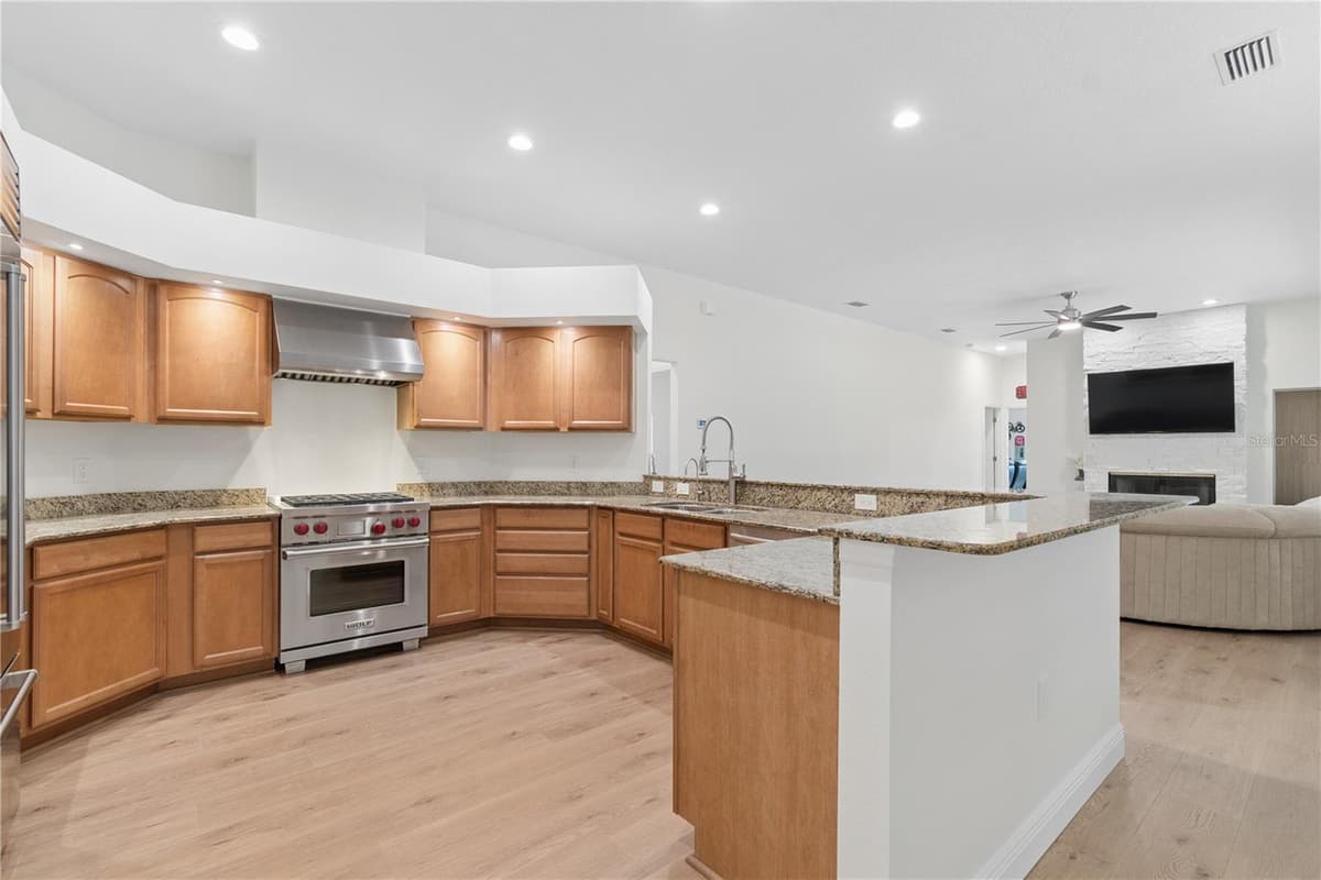 18811 VICTOR MANUEL DRIVE — photo 32 of 95