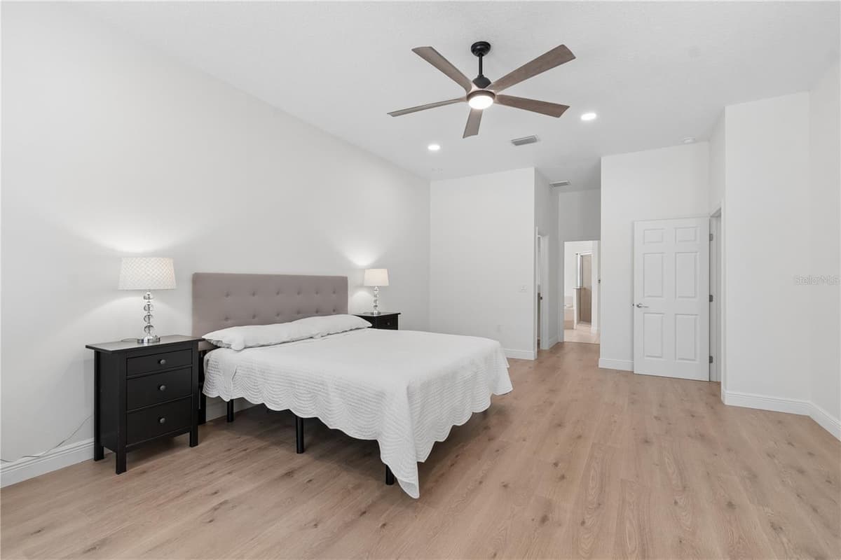 18811 VICTOR MANUEL DRIVE — photo 43 of 95
