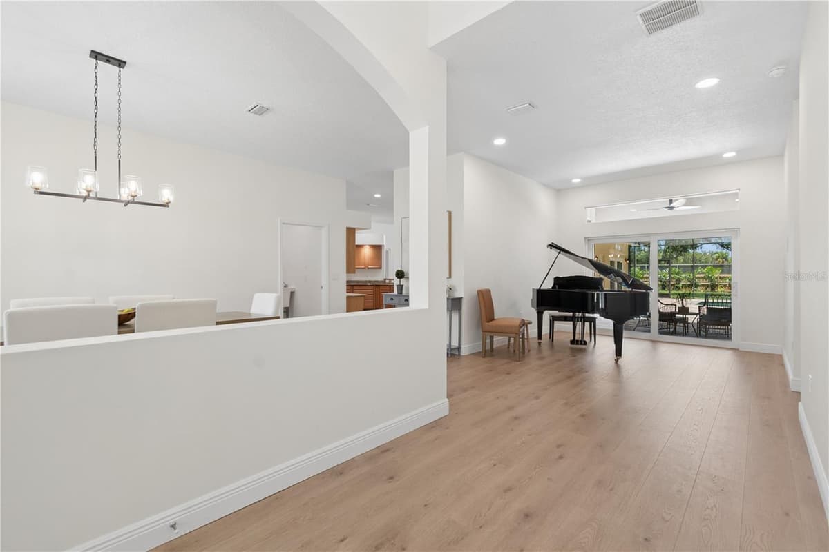 18811 VICTOR MANUEL DRIVE — photo 14 of 95