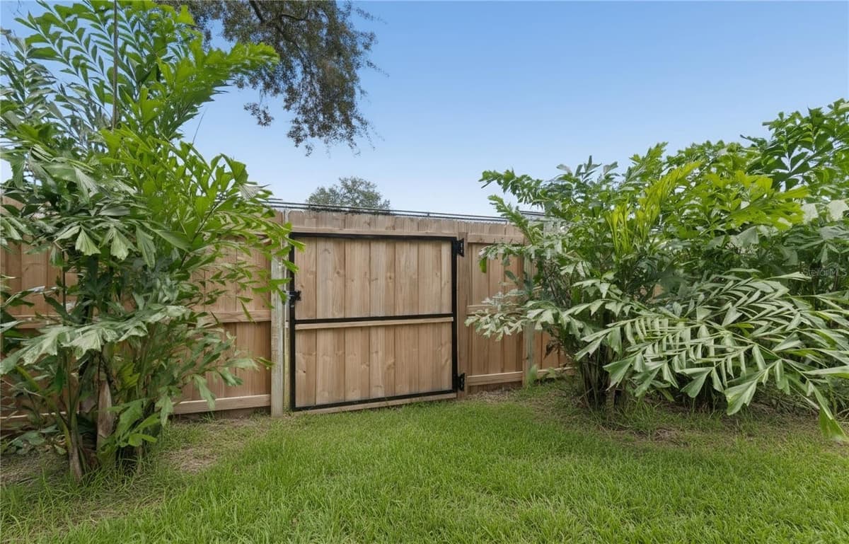 18811 VICTOR MANUEL DRIVE — photo 81 of 95
