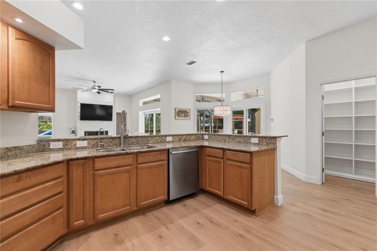 18811 VICTOR MANUEL DRIVE — photo 34 of 95