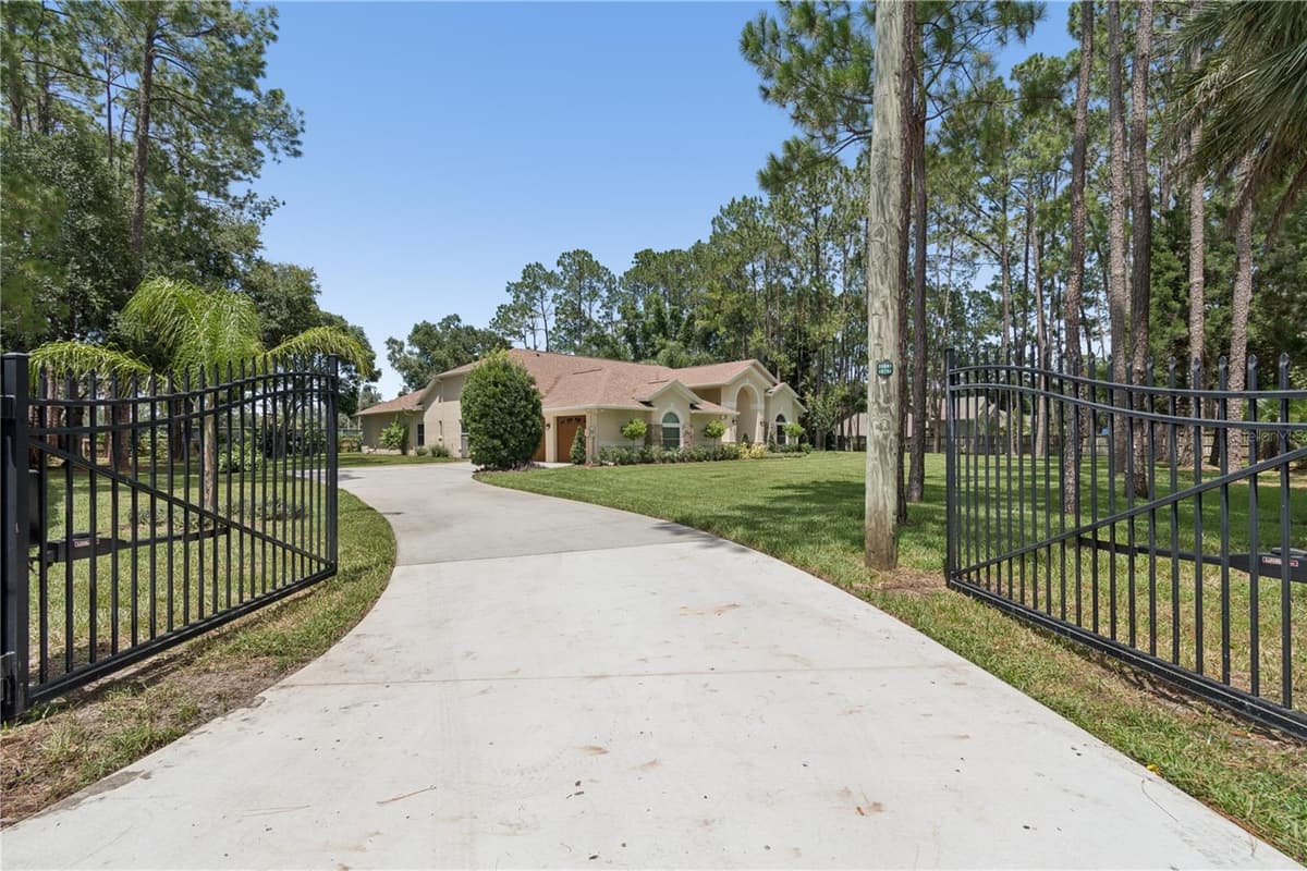 18811 VICTOR MANUEL DRIVE — photo 2 of 95