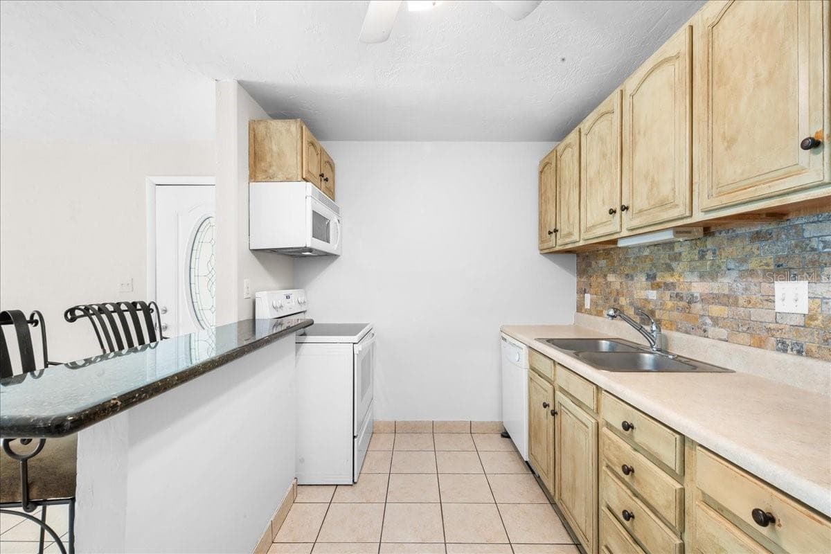 1015 9TH STREET — photo 10 of 20