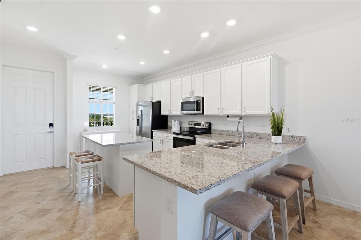 14081 HERITAGE LANDING BOULEVARD — photo 13 of 73