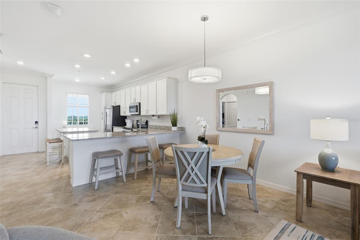 14081 HERITAGE LANDING BOULEVARD — photo 10 of 73