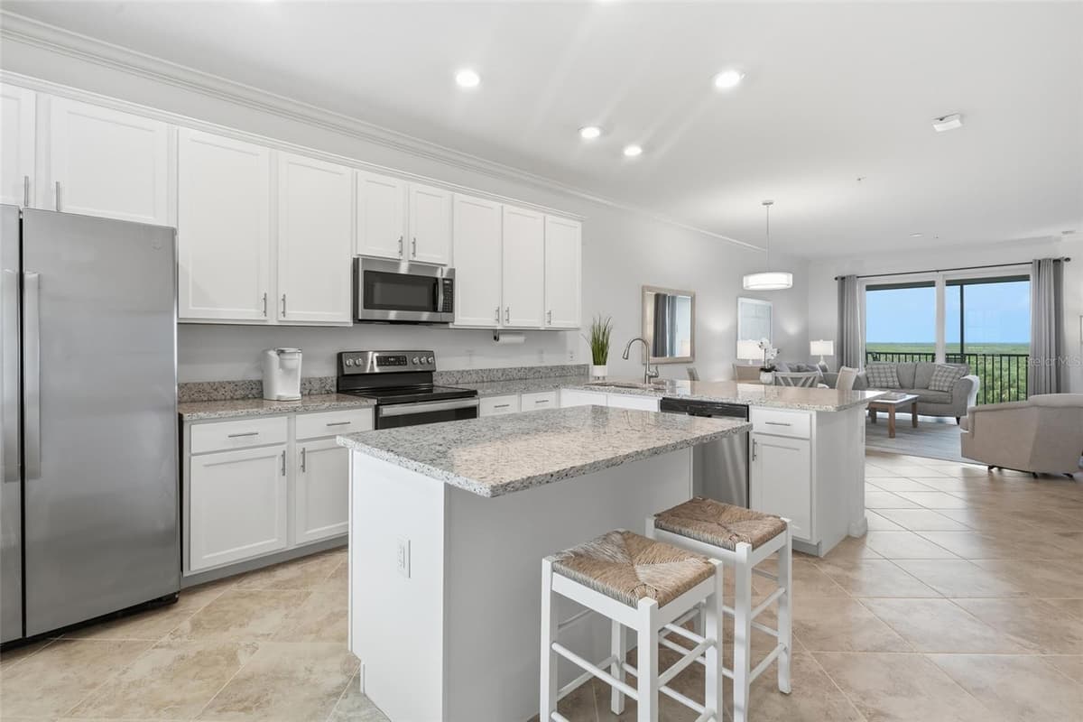 14081 HERITAGE LANDING BOULEVARD — photo 17 of 73