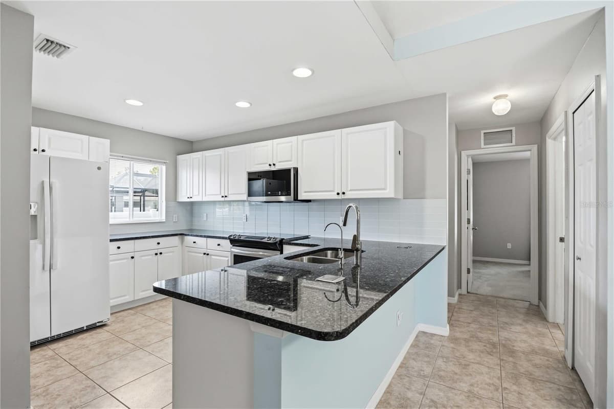 1738 LANSDALE AVENUE — photo 9 of 26