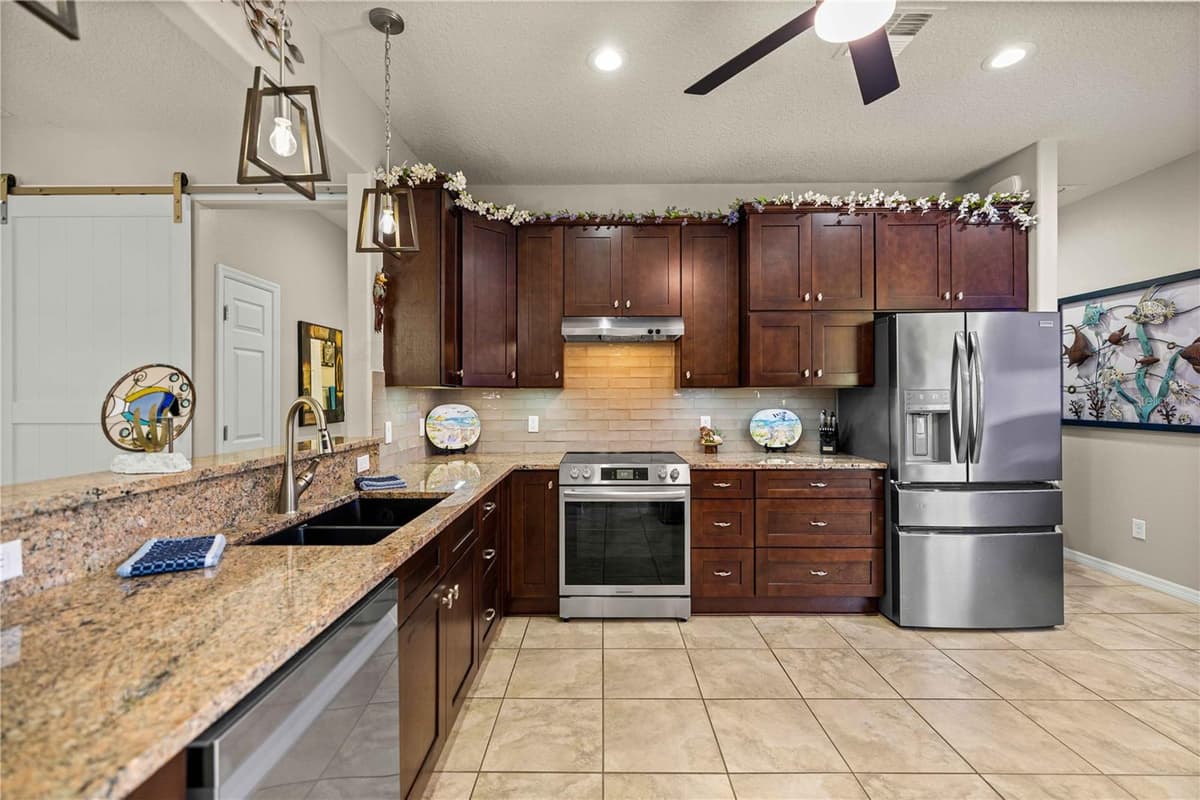 7684 94TH CIRCLE — photo 4 of 62