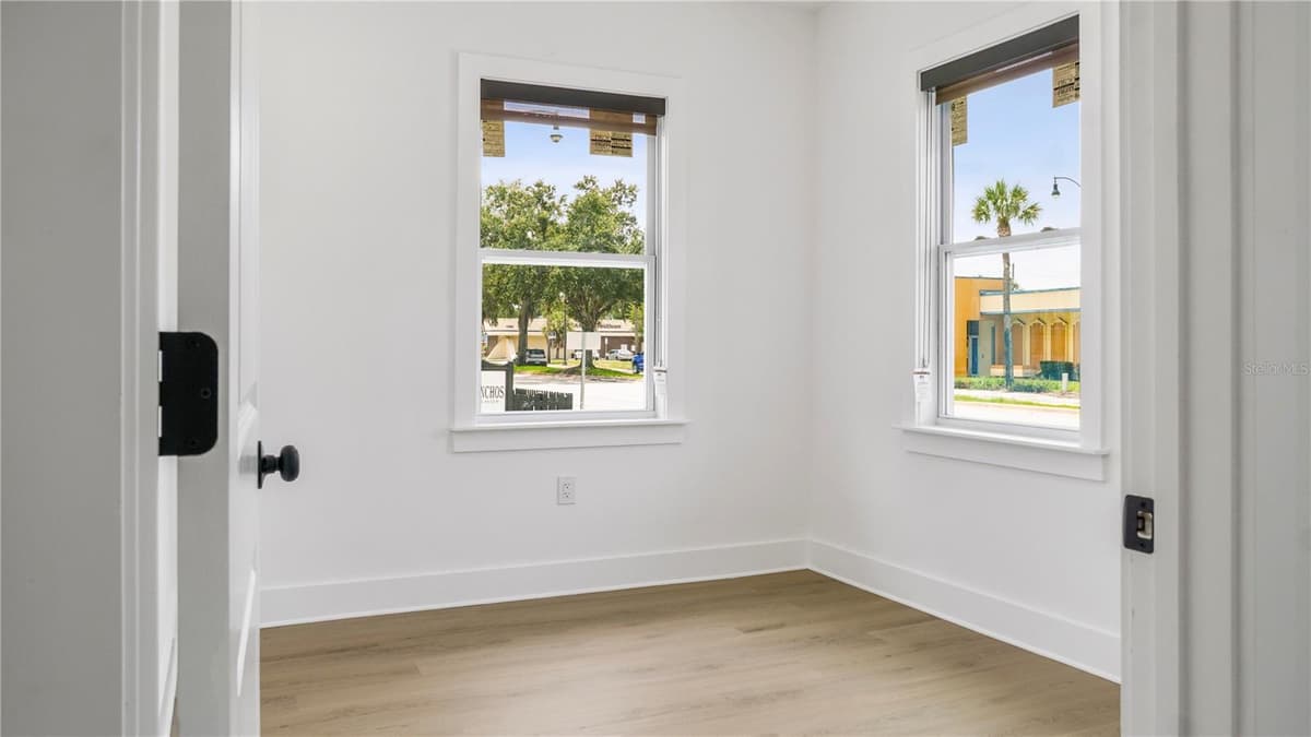 1121 MAIN STREET — photo 7 of 15