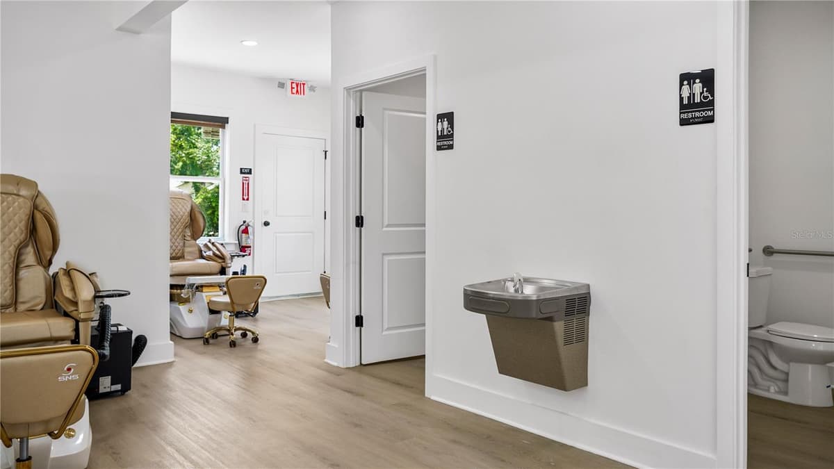 1121 MAIN STREET — photo 5 of 15
