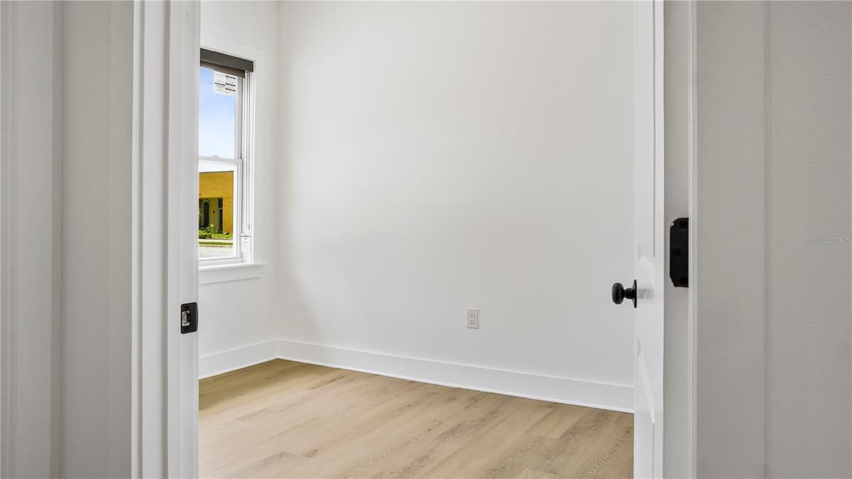 1121 MAIN STREET — photo 8 of 15