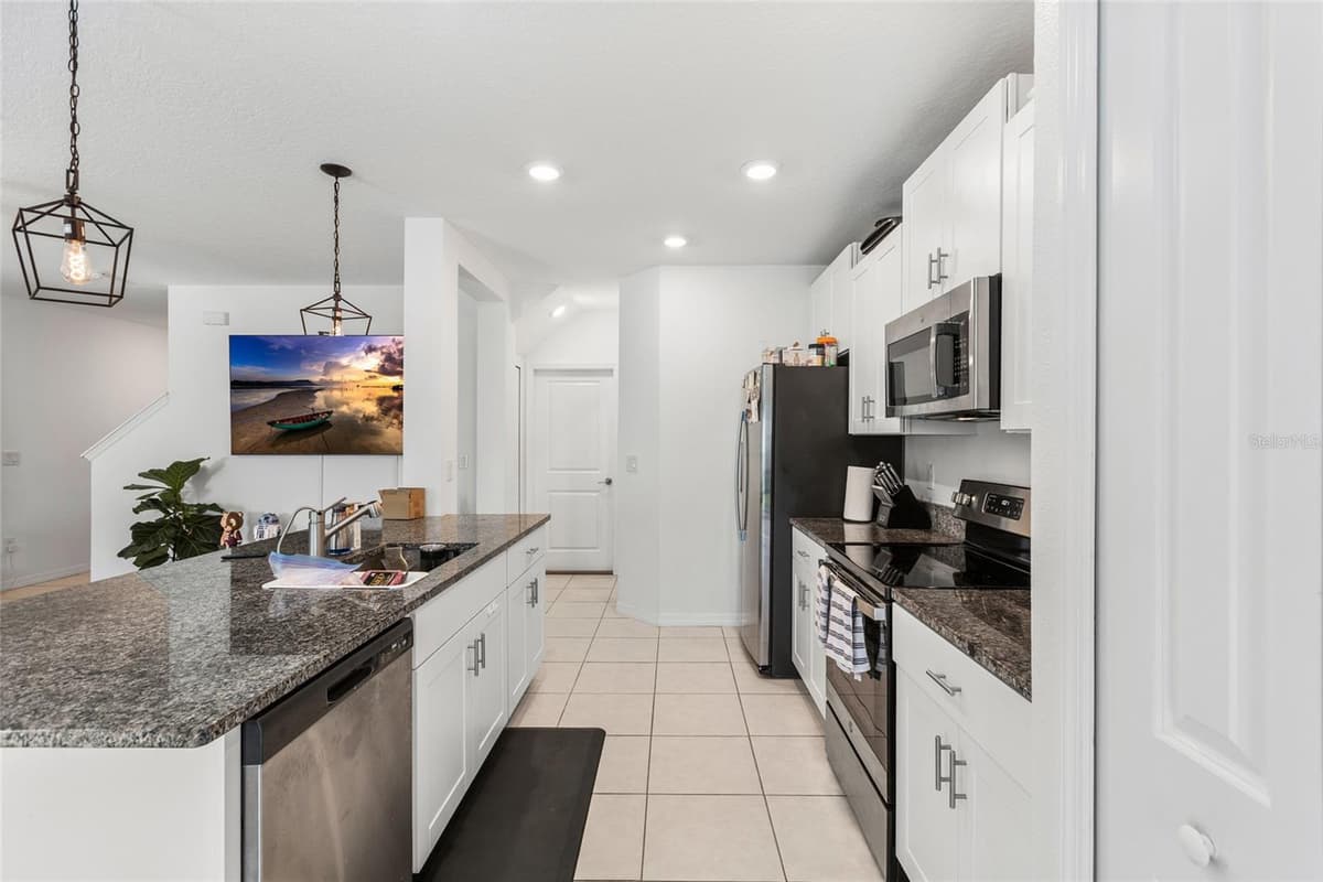 6402 BACK FORTY LOOP — photo 13 of 40