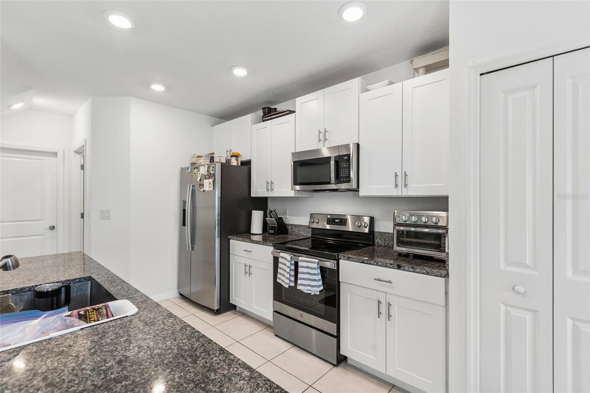 6402 BACK FORTY LOOP — photo 14 of 40
