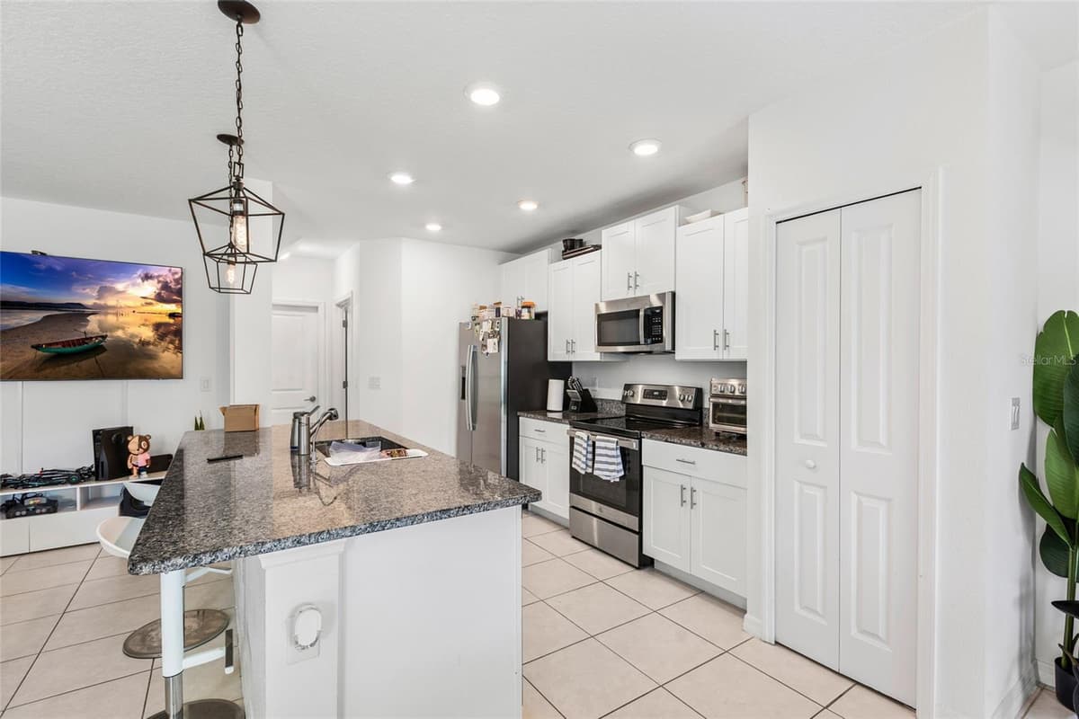 6402 BACK FORTY LOOP — photo 12 of 40