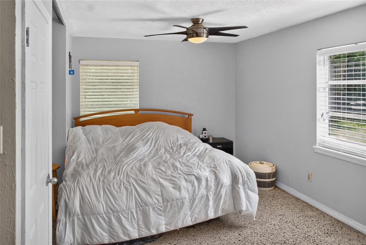2420 HAZEL BISHOP DRIVE — photo 12 of 15