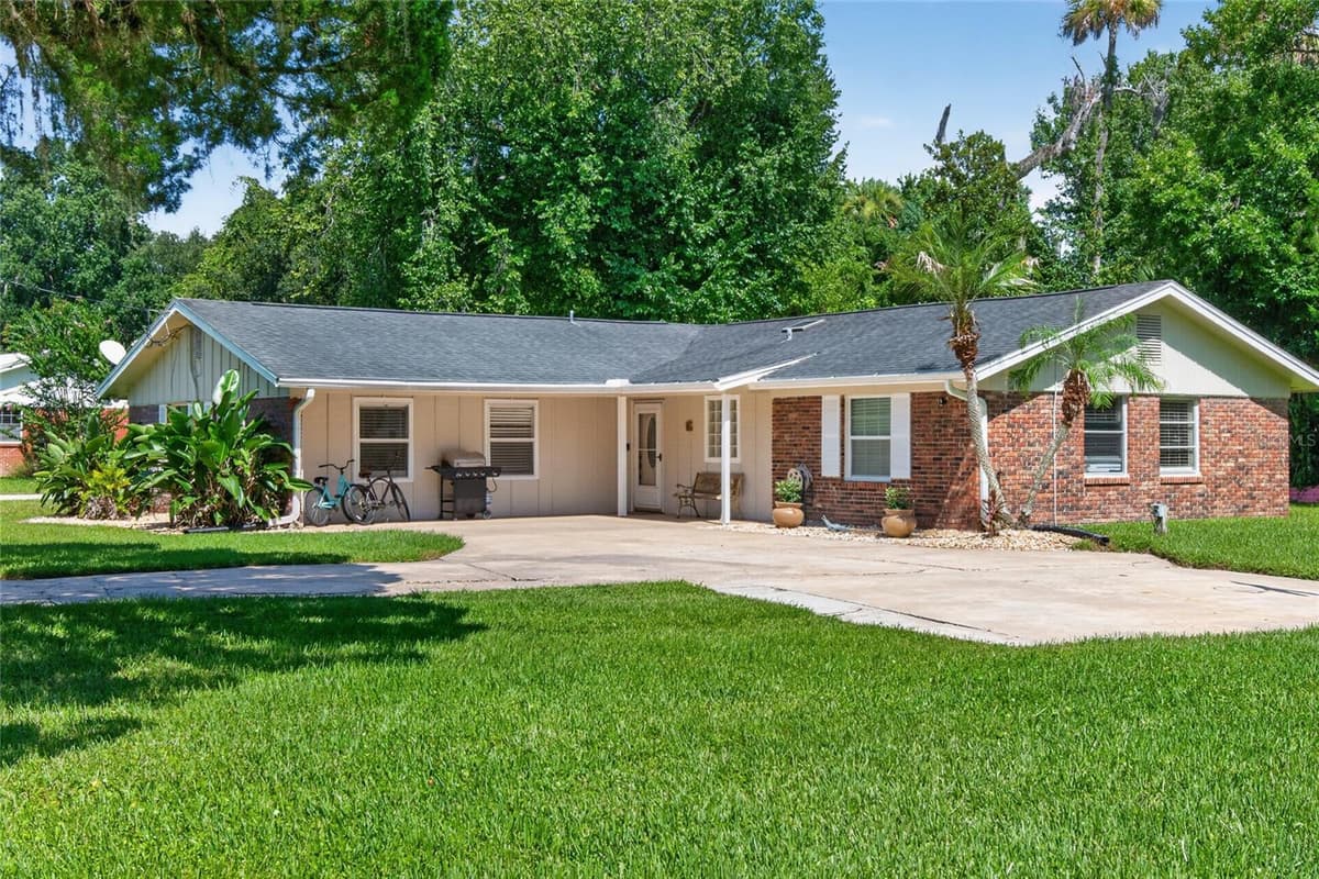2420 HAZEL BISHOP DRIVE — photo 10 of 15