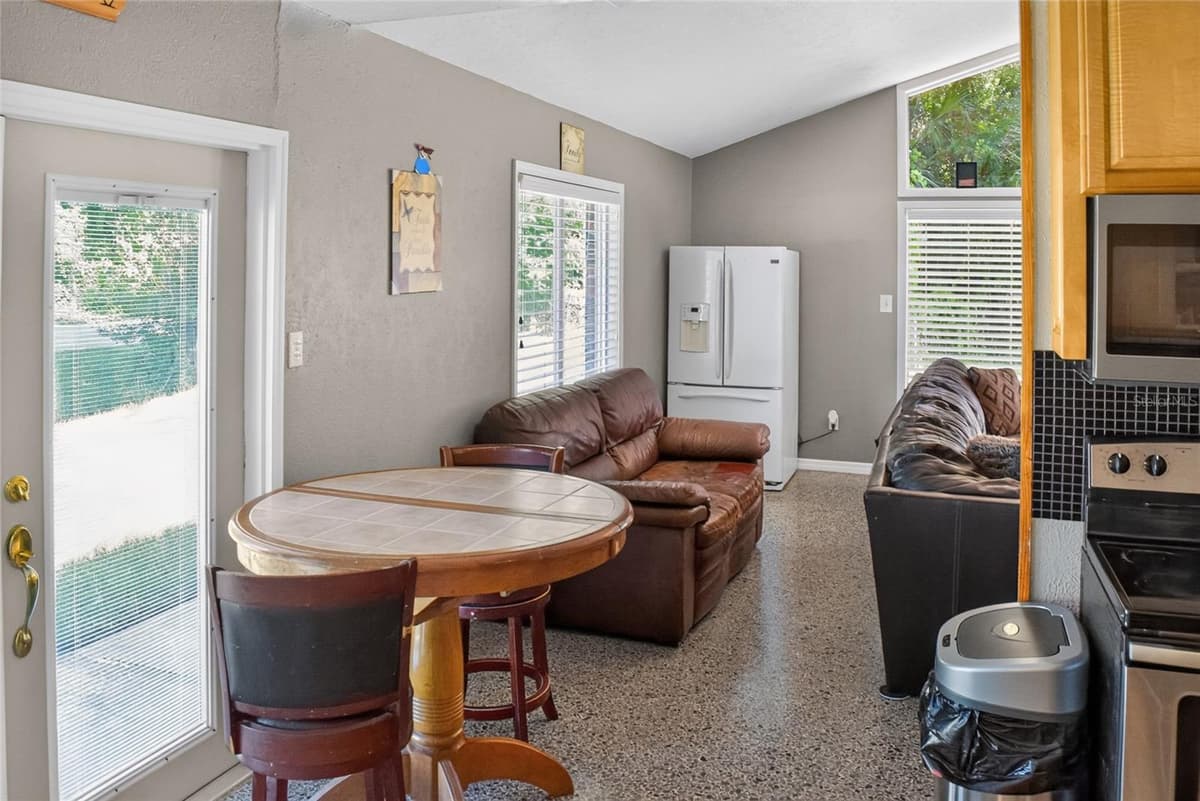 2420 HAZEL BISHOP DRIVE — photo 4 of 15